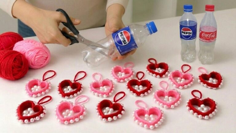 Questo semplice gesto trasforma bottiglie di plastica in cuori incredibili…