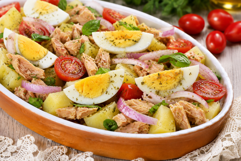 Salade de pommes de terre au thon : la recette fraîche, complète et facile à préparer